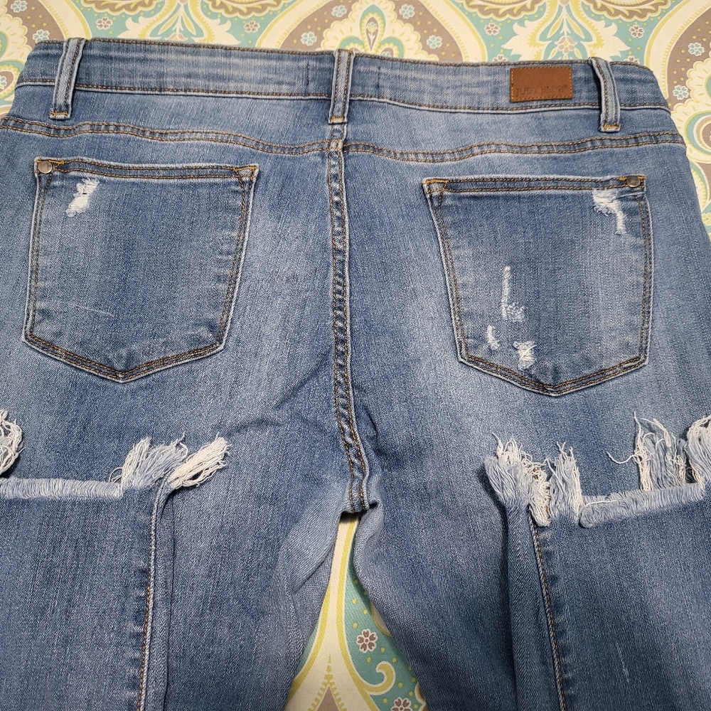 Judy Blue Jeans - Picture 2 of 2